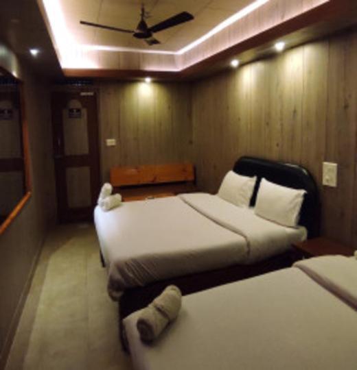 Baba Tourist Lodge Shillong Exterior photo