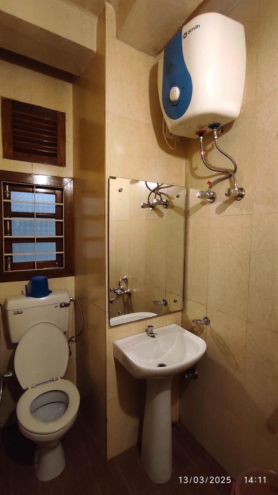 Baba Tourist Lodge Shillong Exterior photo
