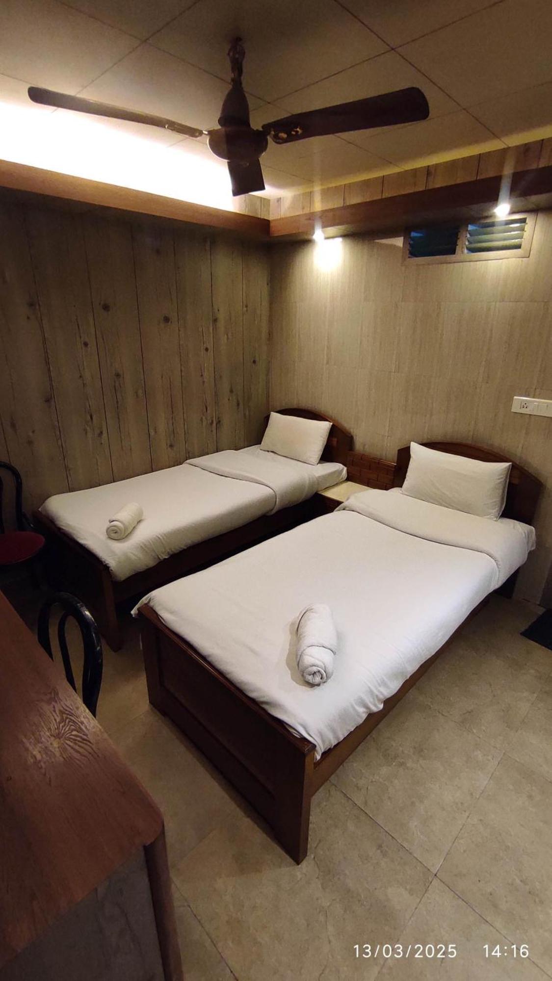 Baba Tourist Lodge Shillong Exterior photo